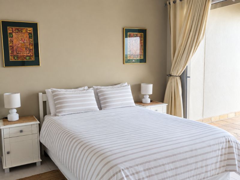 17 Safari Flat Southbroom main bedroom bed